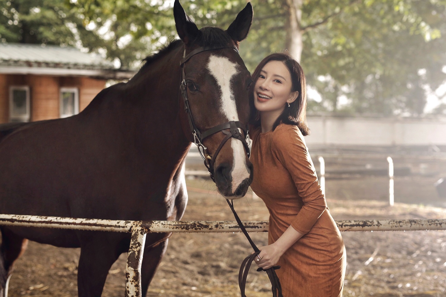 杨舒婷图册_360百科