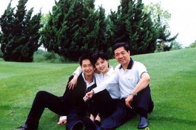 谷开来图册_360百科