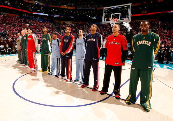 新秀赛季关键一投点燃全场