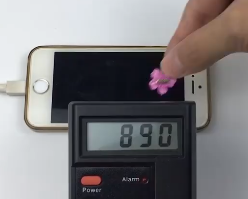防辐射手机壳：安全防护的小帮手