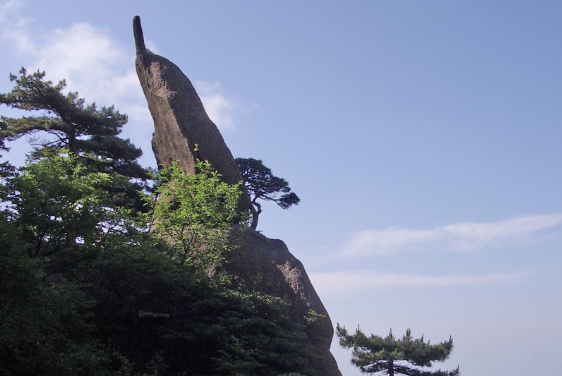 黄山奇石孔雀石好像什么